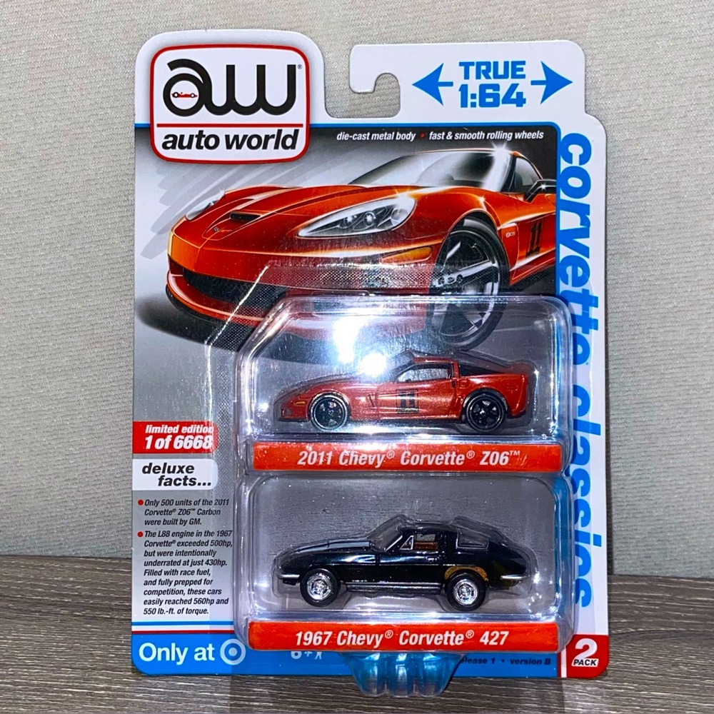 AUTO WORLD Target Chevy 2011 Corvette Z06 & 1967 Corvette 427 Deluxe Series